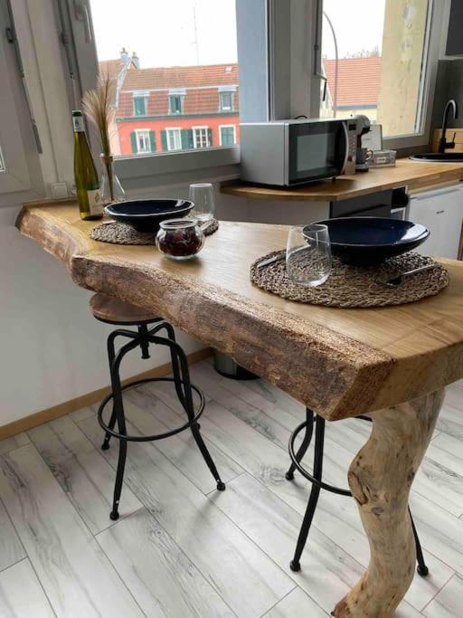 Superbe Studio Cosy Et Atypique 3 Etoiles Montbéliard Buitenkant foto