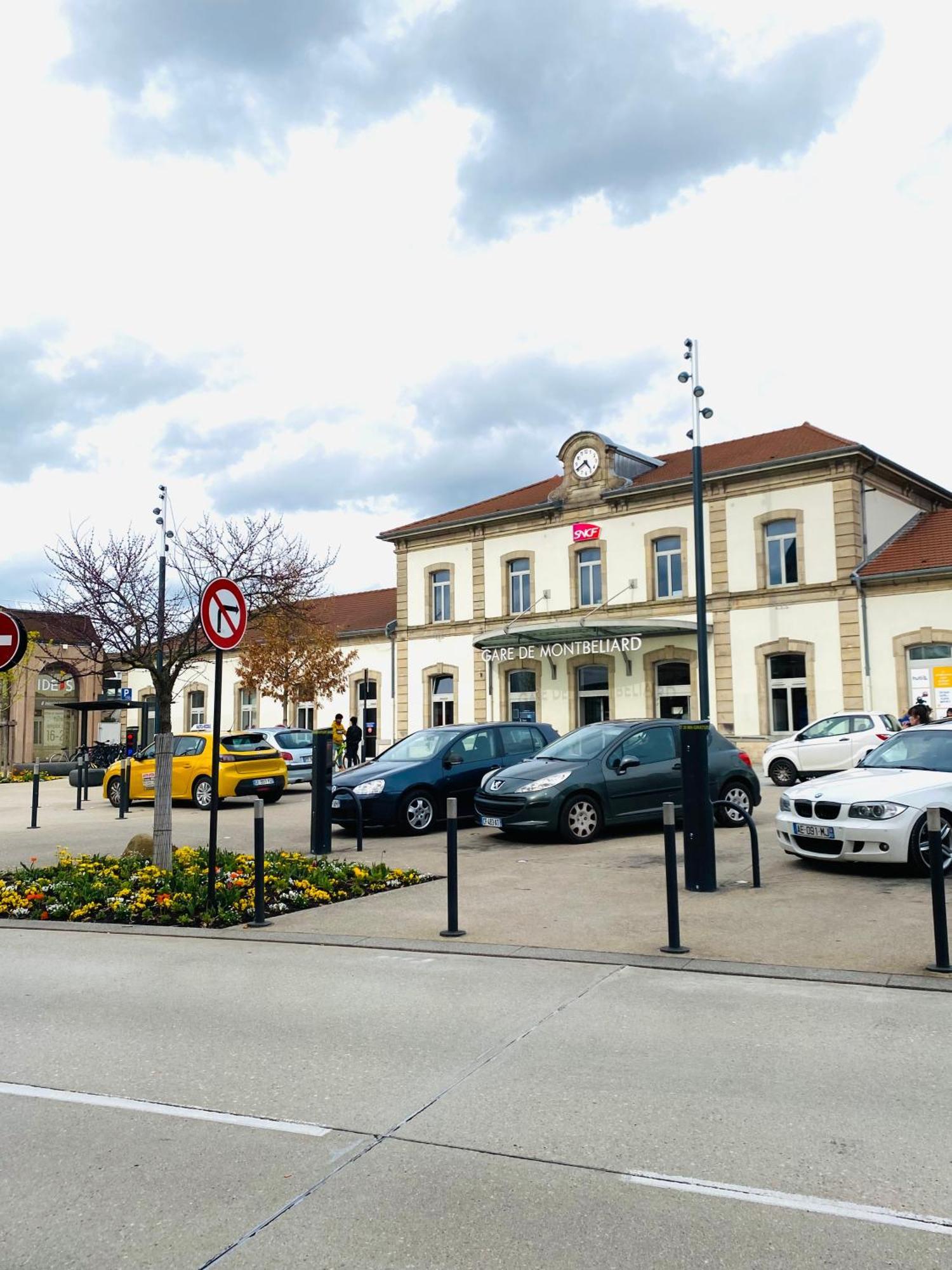 Superbe Studio Cosy Et Atypique 3 Etoiles Montbéliard Buitenkant foto